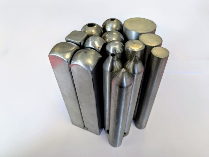 Tubos metálicos cerrados